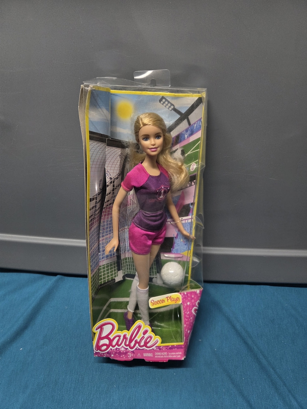2014 Career Series Soccer Player Barbie #CKH43